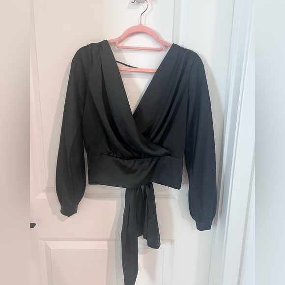 Elegant  V Neck Black Satin Wrap Top Size Medium - Picture 1 of 10